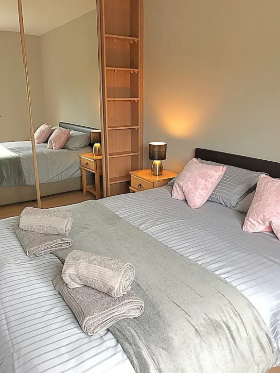 Immaculate 3-bed House With Private Secure Garden