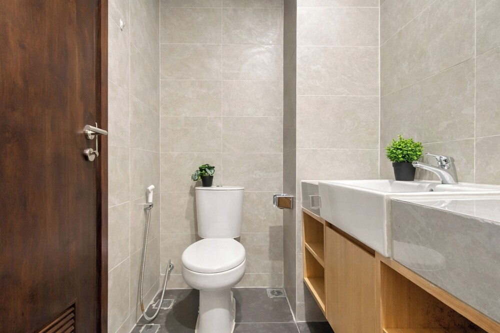 Enjoy Living Studio Apartment At Saffron Noble Next To Mall