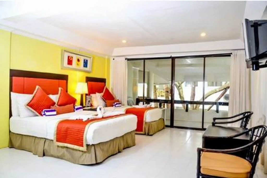White House Beach Resort