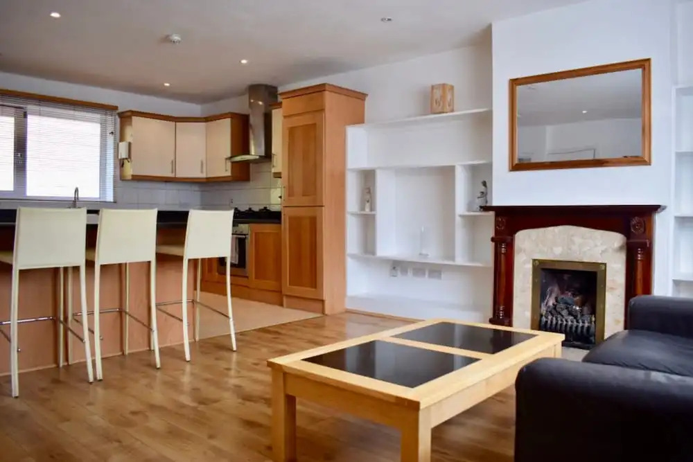 2 Bedroom Home With Parking In Ballsbridge