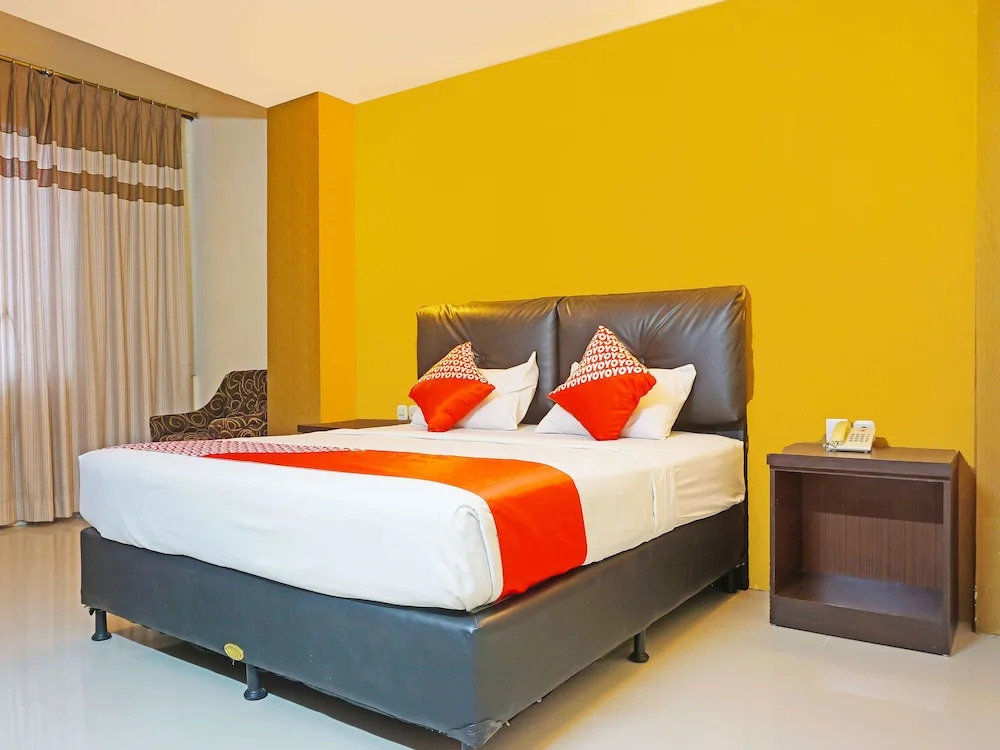 RedDoorz Plus at Grand Populer Hotel Makassar