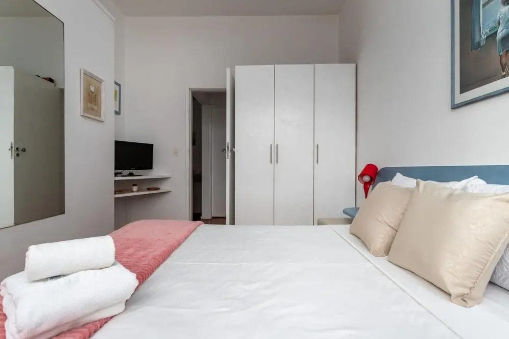 Coziness in Copa Ideal for the Family Brx1005