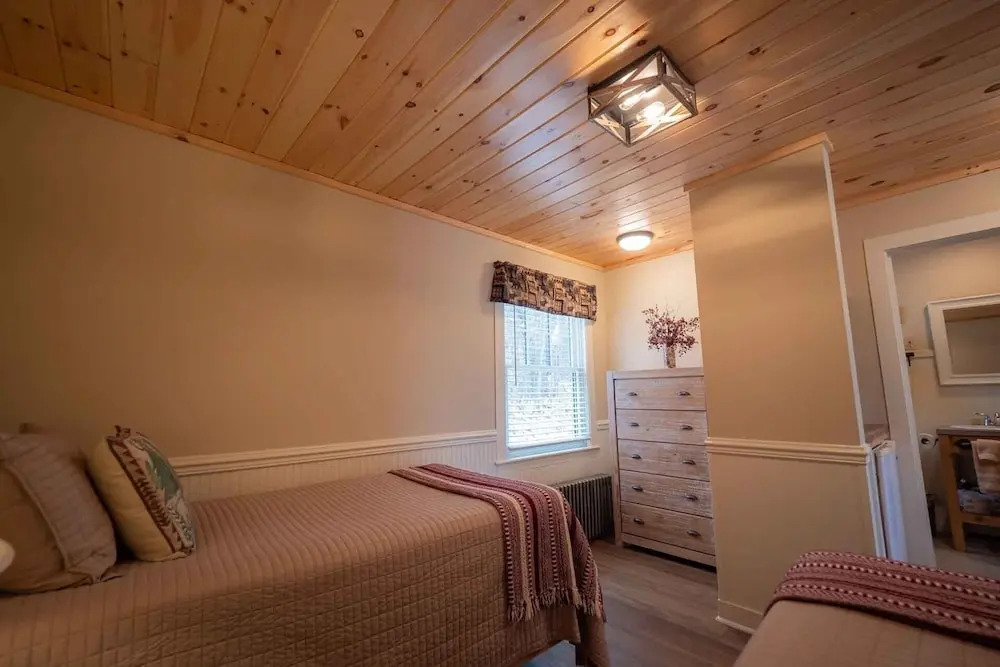 The Snowshoe Lodge