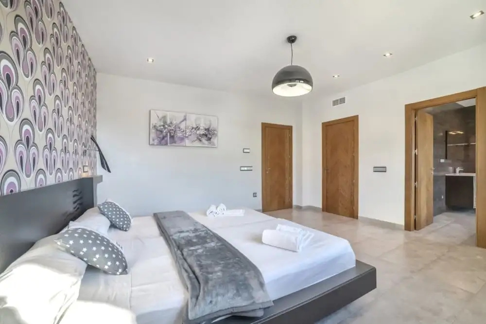 Villa - 5 Bedrooms with Pool, WiFi and Sea views - 105047