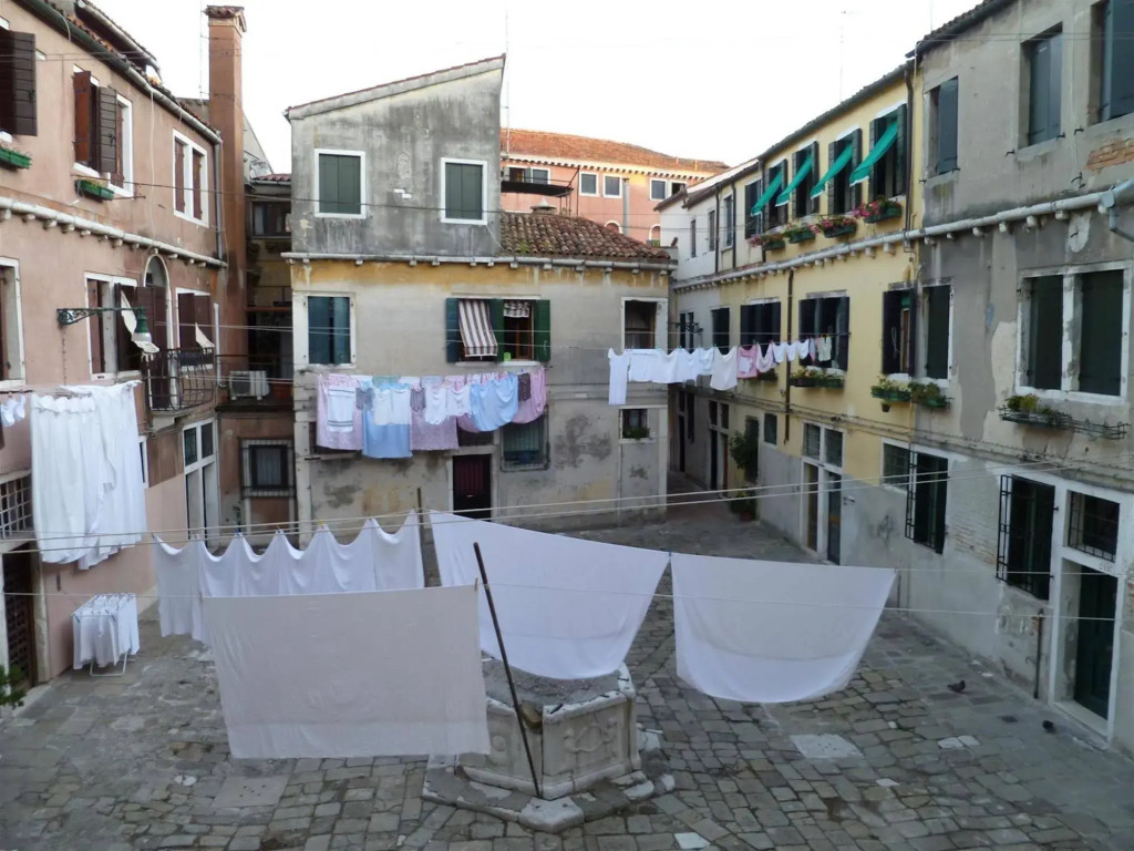 VeniceIn Apartments