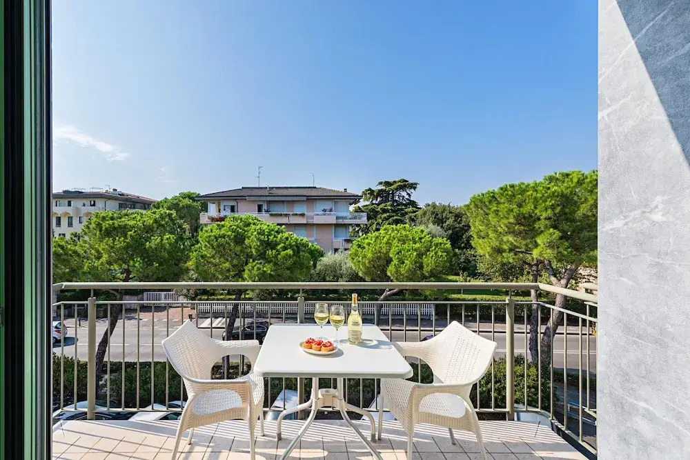 Residenza Miralago - 10 Lavinia - Locazione BK