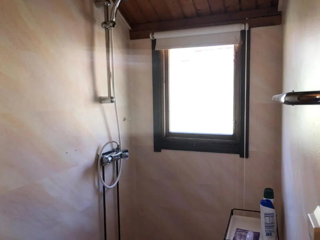 Three Rooms stuga i stugby near National Park
