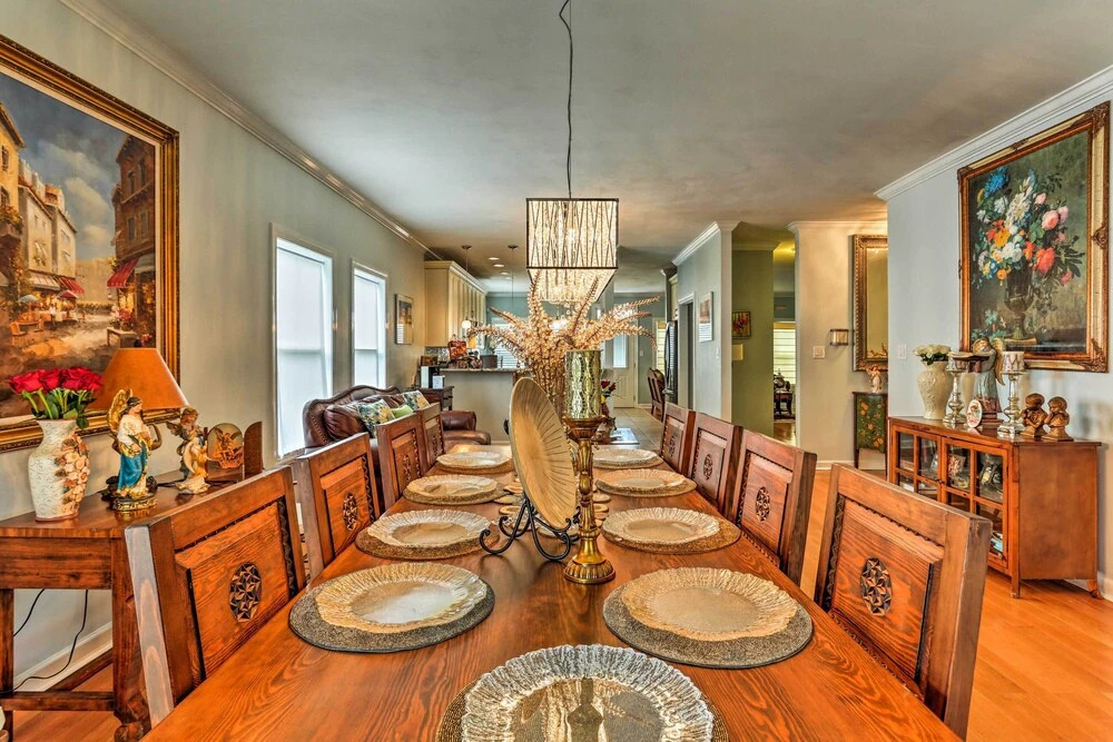 Stately Norfolk Home w/ Fenced Yard: Walk to Beach