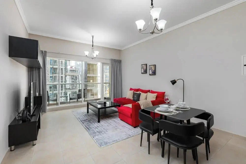 Maison Privee - Comfortable Downtown Apartment w/ City Skyline Vws