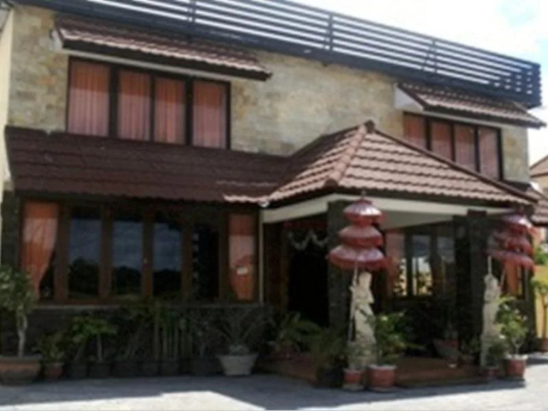 Hotel Miki