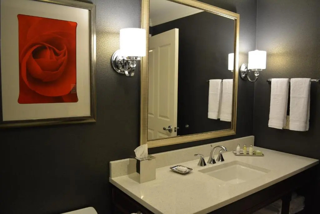 Majestic Inn and Spa
