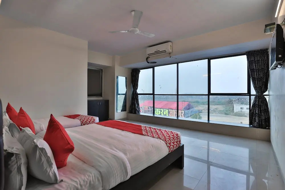 Siddhi Vinayak Rooms By OYO Rooms