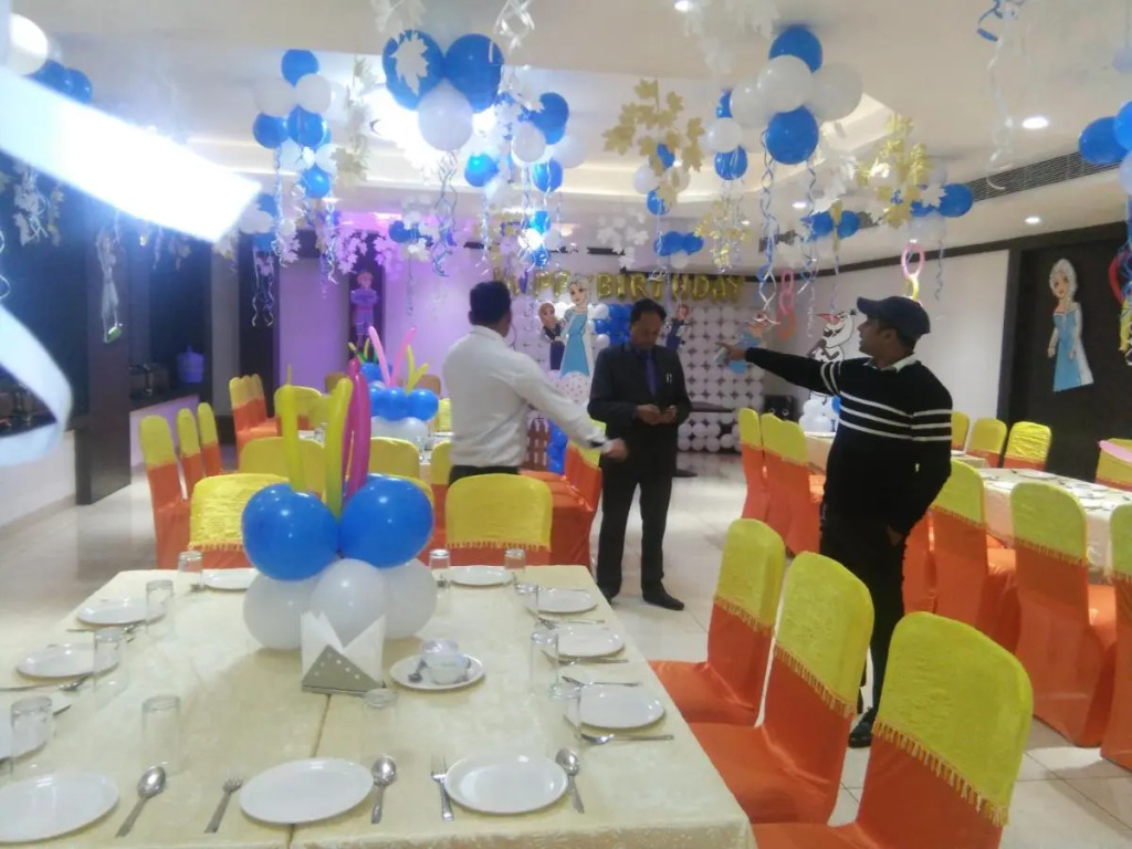 Hotel Crystal Grand