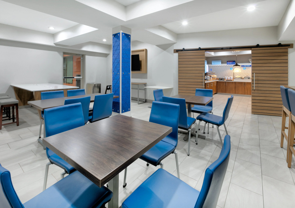Holiday Inn Express & Suites Dallas Park Central Northeast by IHG