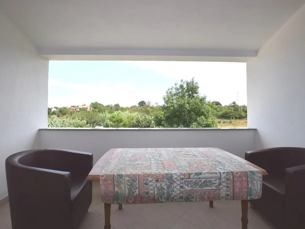 Apartment in Pula With Bbq, Parking, AC