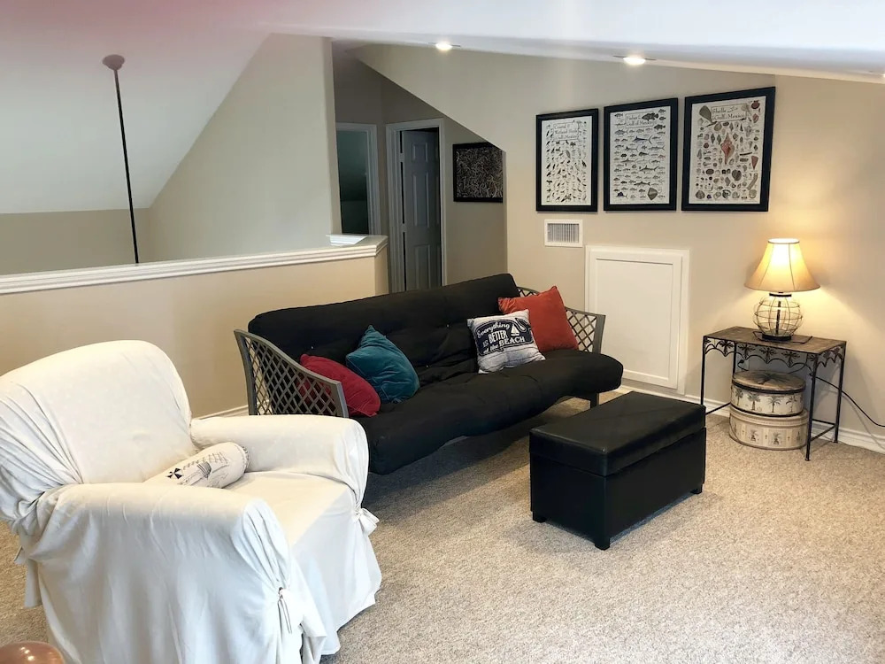 Out Of The Blue 5 Bedroom Home by RedAwning