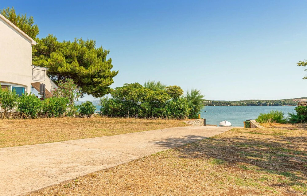 Nice Home in Betina With Wifi and 2 Bedrooms