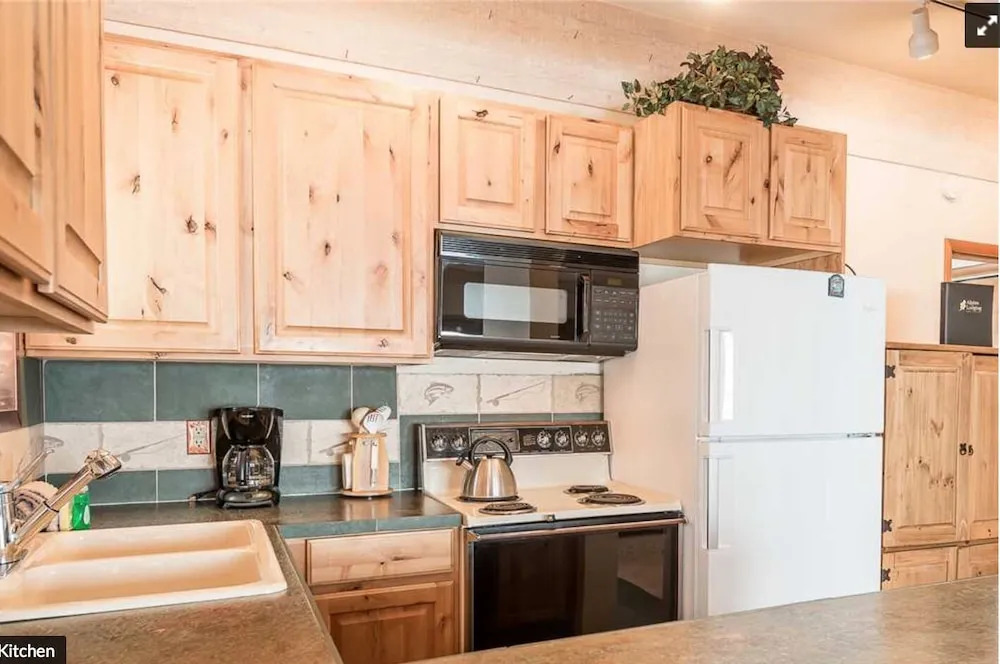 The Christophe 704 - 1 Bdrm - Great Hiking & Mtn Biking! Condo