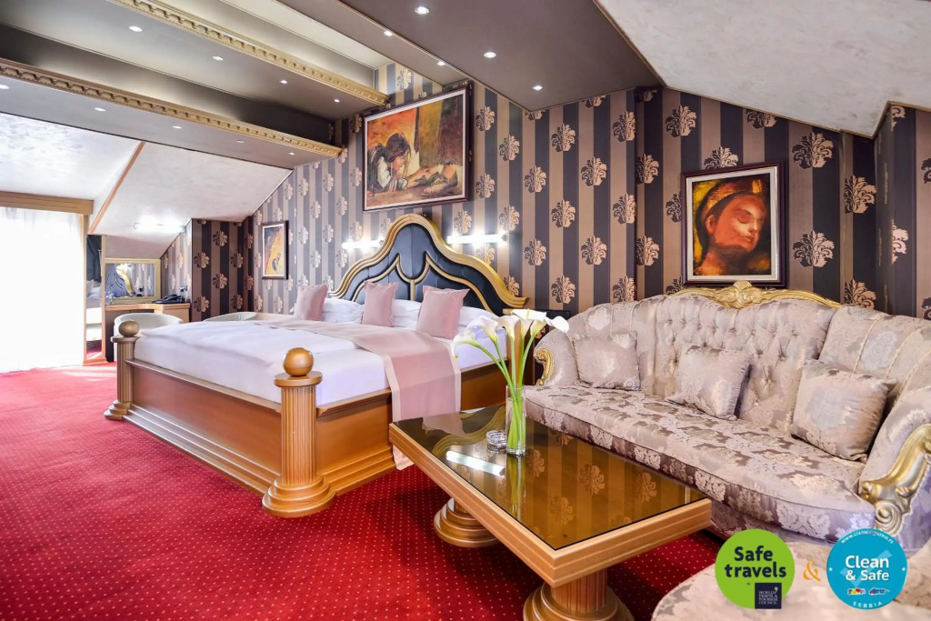 Prezident Hotel Novi Sad - Outdoor Pool & Spa