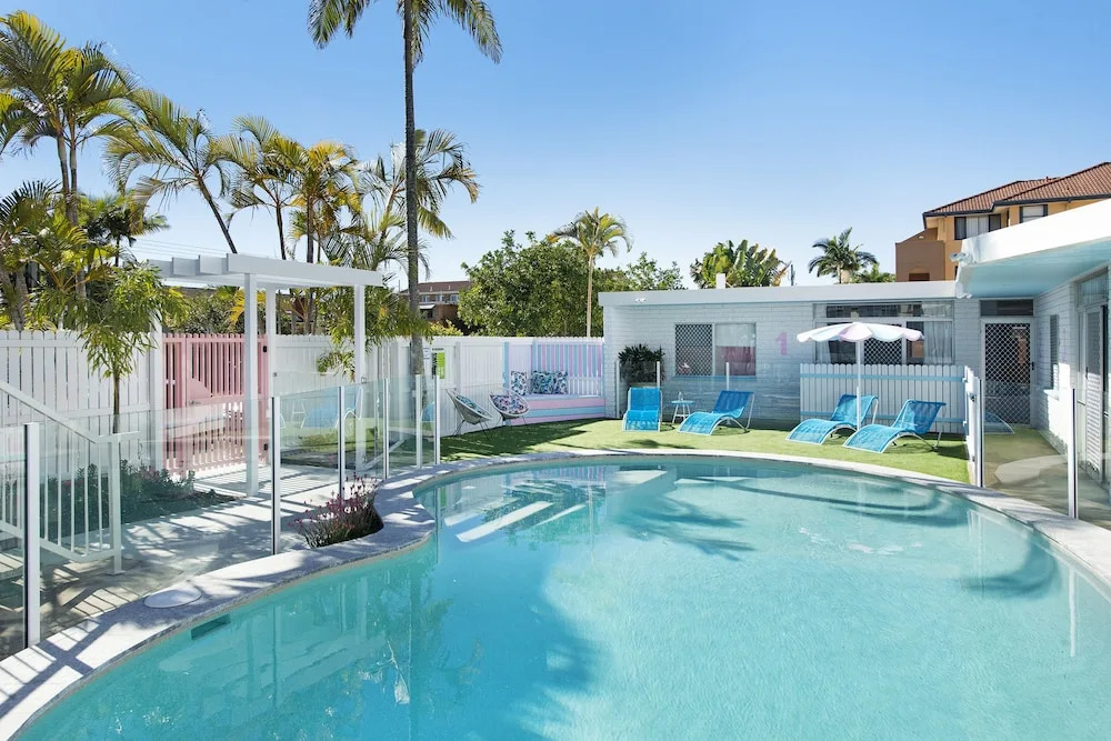 Ventura Beach Motel 2 Bedroom Poolside 3