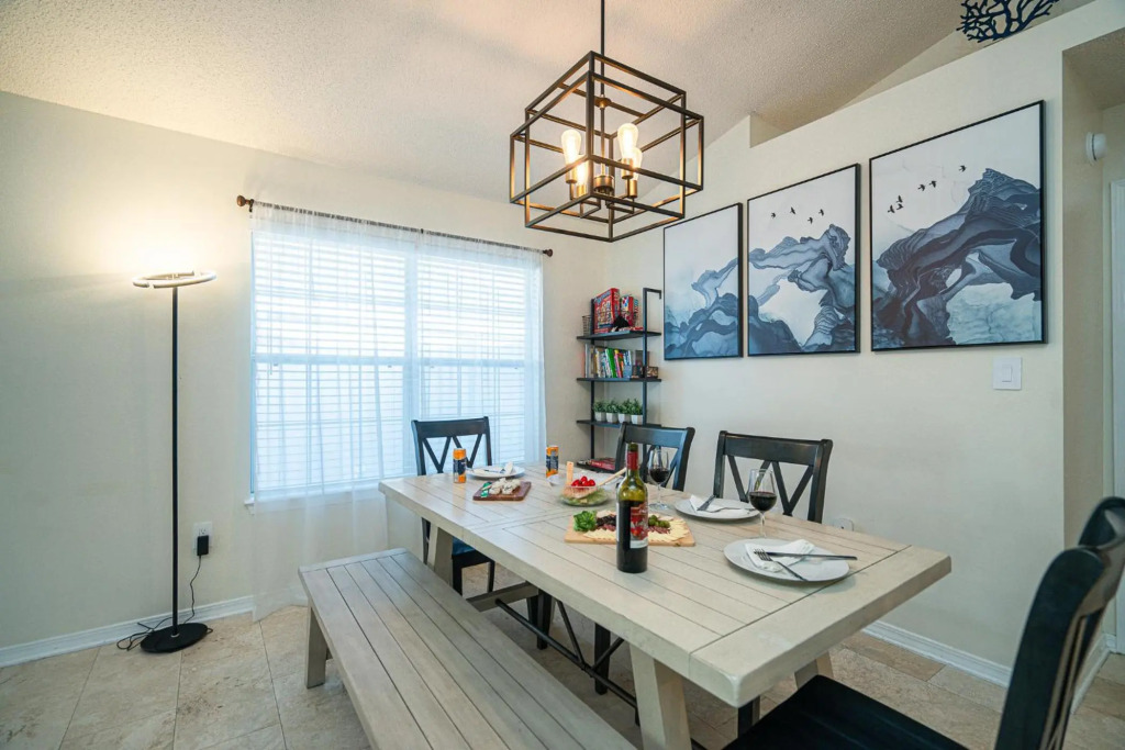 Pet friendly! Modern beach house with private heated pool-7 min walk to private beach access