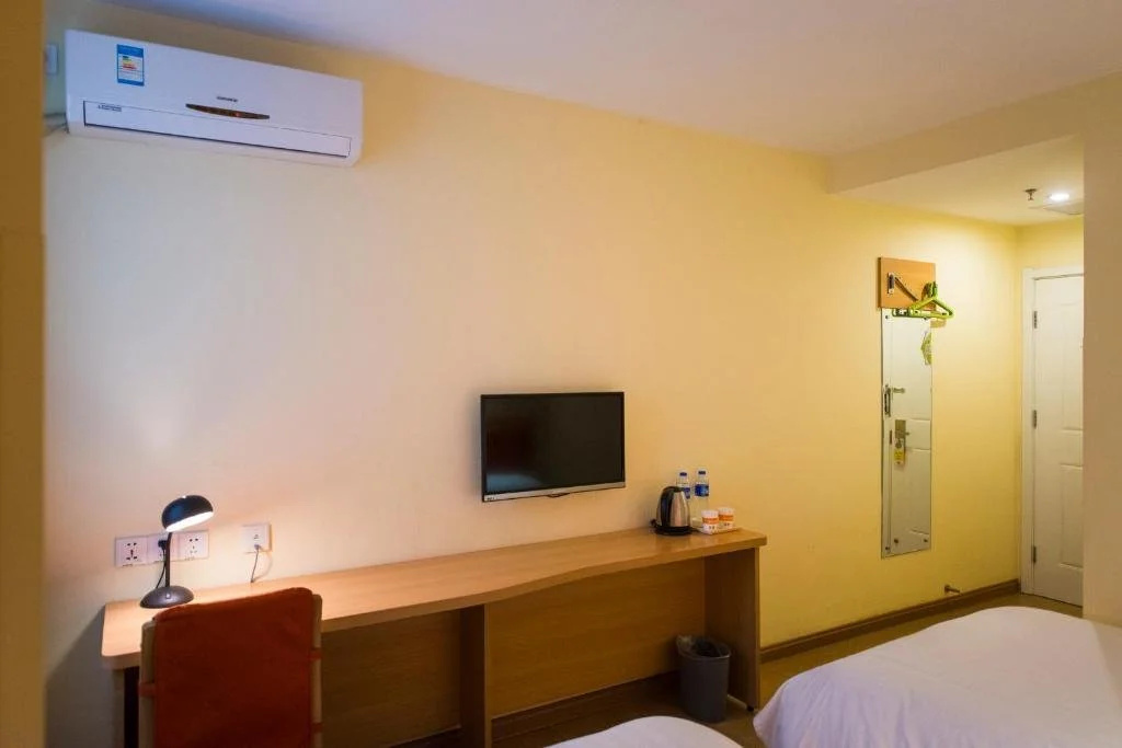 Home Inn Chengdu Century City New Exhibition Center