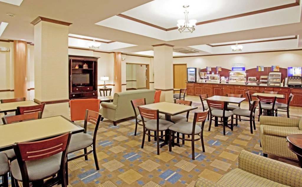 Holiday Inn Express & Suites Buffalo by IHG