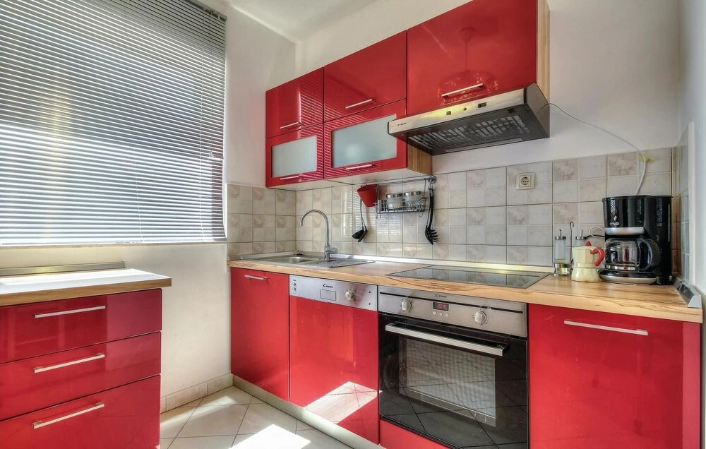 Amazing Home in Radmani With Wifi and 4 Bedrooms