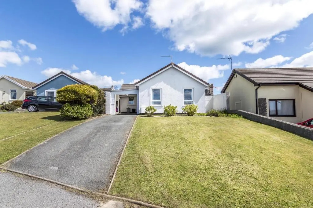 The Cwtch - 3 Bedroom Holiday Home - Pentlepoir