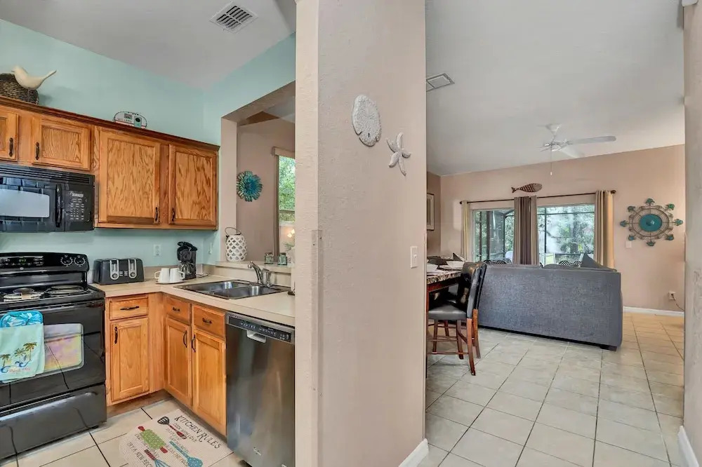 Charming Home With Private Balcony, 4 Miles From Disney! CDC Standards #4ro785