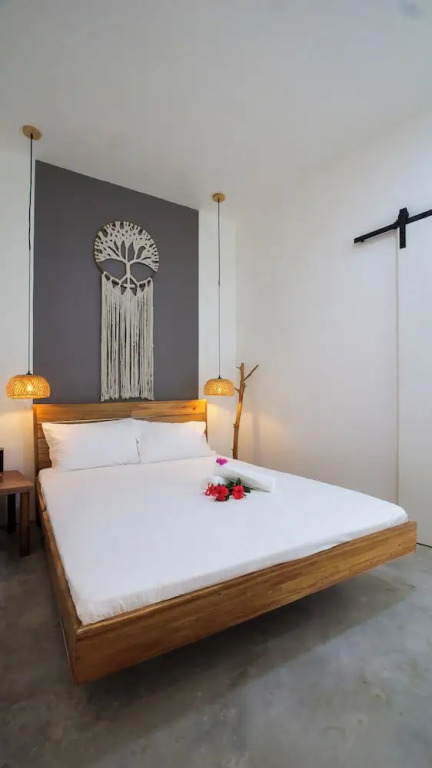 Sip Sunset Hostel and Lounge