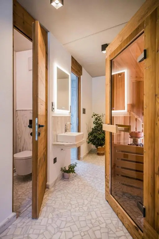 Superior Chalet KOASA-HOF, 240 Meter, 5 Zimmer, 18 Pers