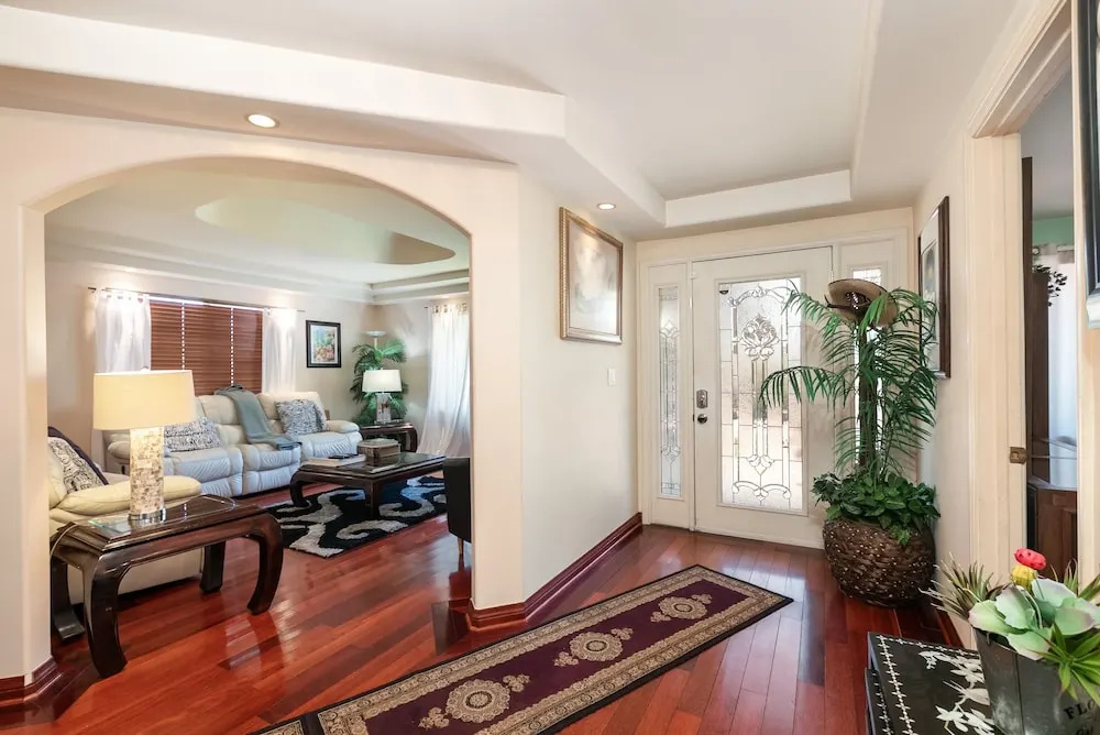 Tranquil Torrance - 1 Mile To Redondo Beach 4 Bedroom Home