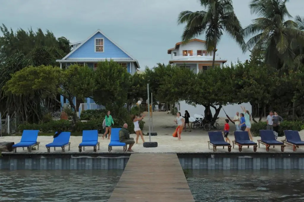 Weezies Ocean Front Hotel and Garden Cottages