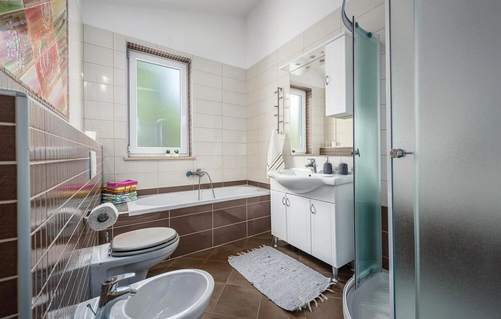 Adorable Holiday House Lilla-with pool-near Old Town Labin