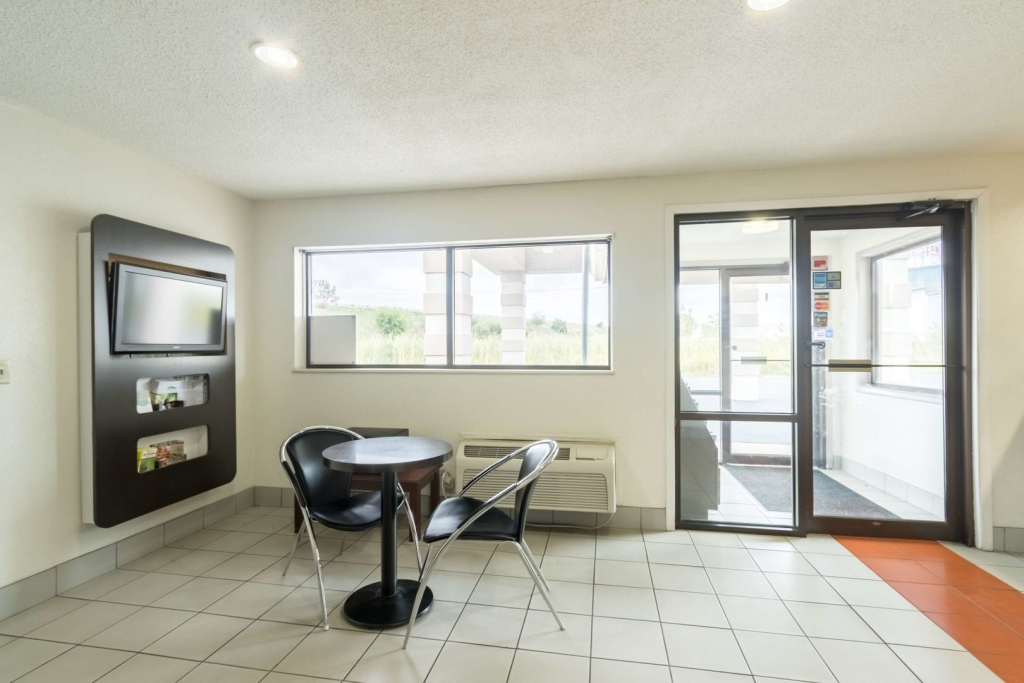 Motel 6-Crawfordsville, IN