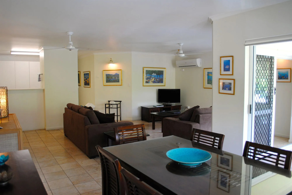 Seascape Holidays - Hibiscus