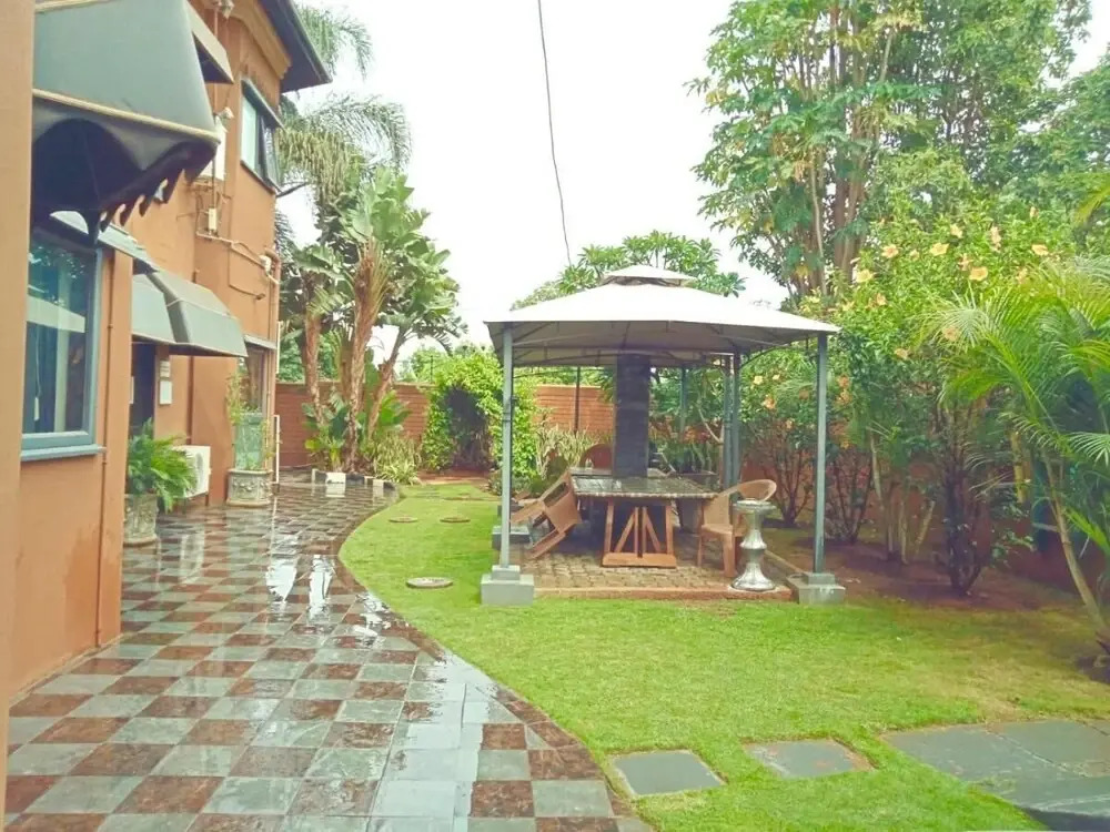 La Belva Court