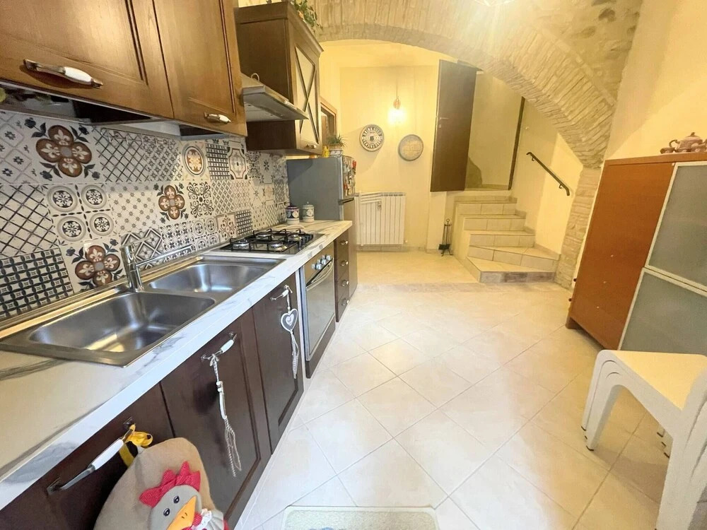 Elegant Apt Spoleto A1 Train Station 2 kms Sleeps 6