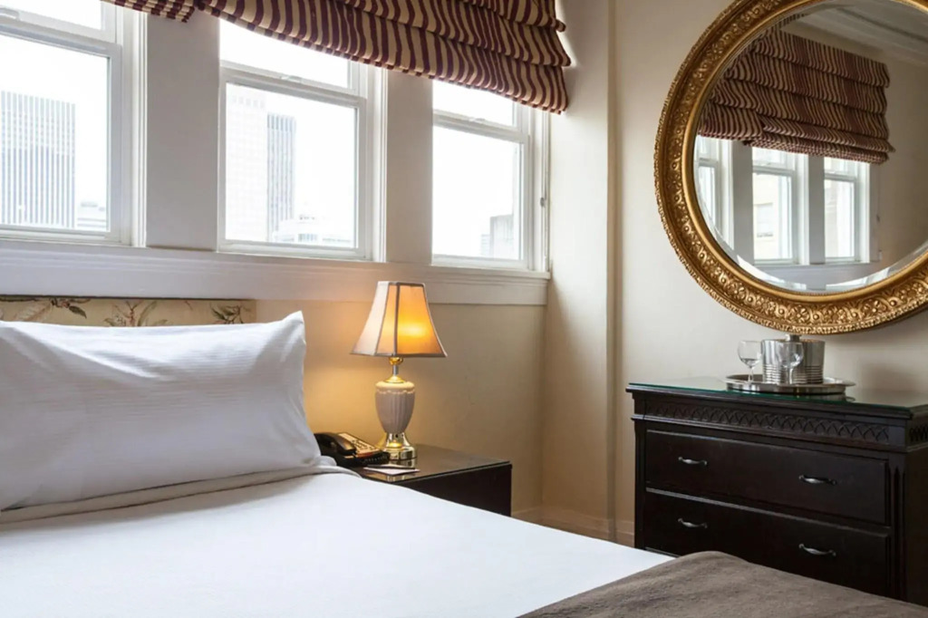 Executive Hotel Vintage Court