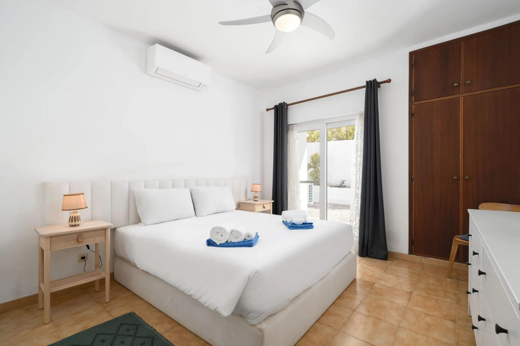 Villa Harpista in Guia by Ideal Homes