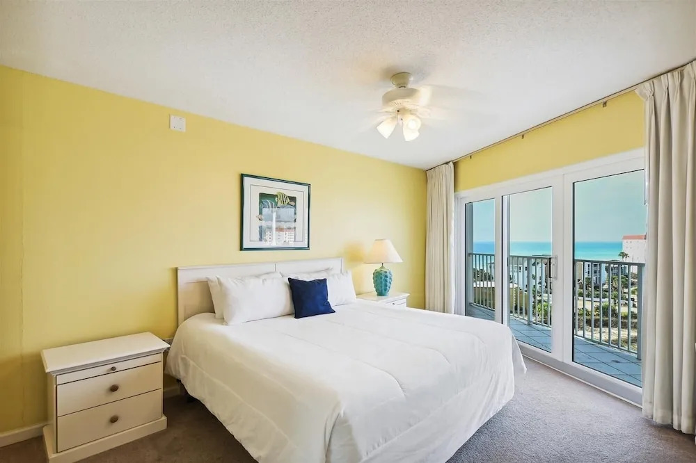 Seacrest 707 is a Gulf Front 2 BR on Okaloosa Island by RedAwning