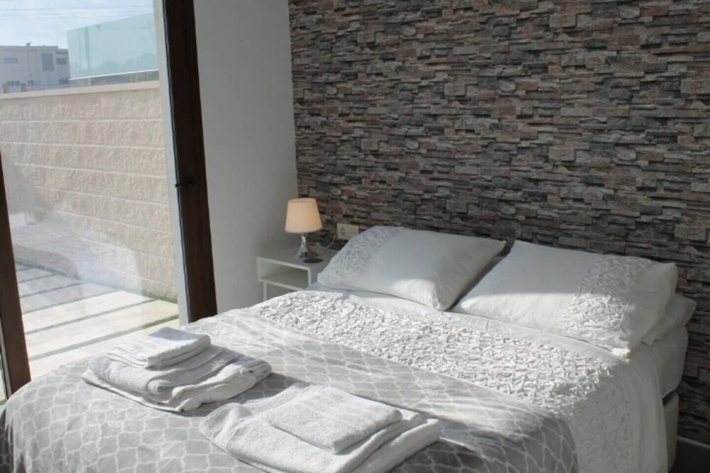 Luxurious Villa sleeps 6 with Private Pool LM1