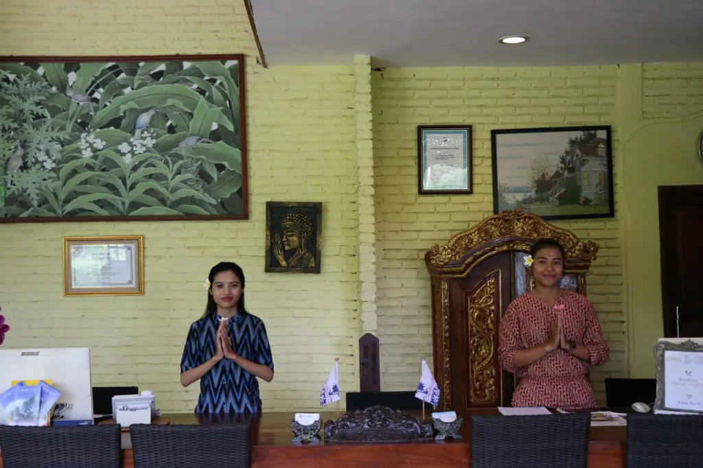 Puri Bunga Beach Cottages
