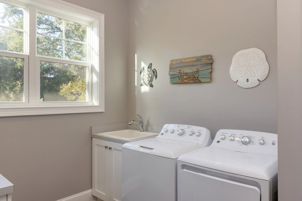 Sweetbay by Avantstay 1 Min Walk to Beach + Pool