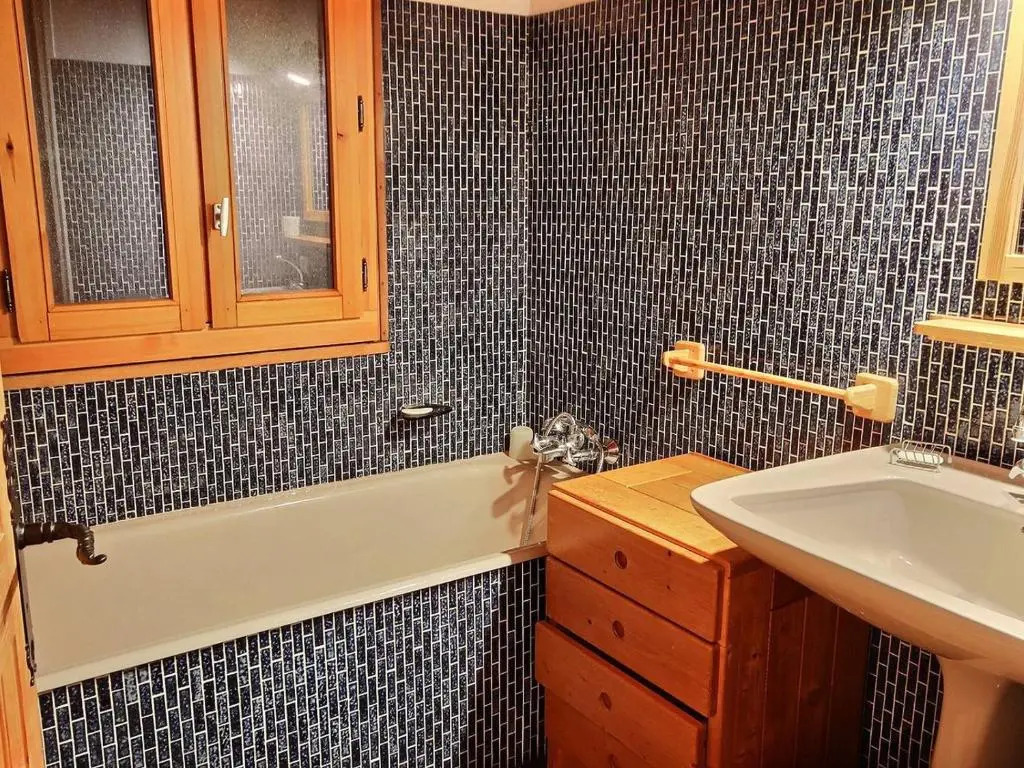 Chalet pour 10 pers, 5 pièces, parking, calme à la montagne - FR-1-411-683