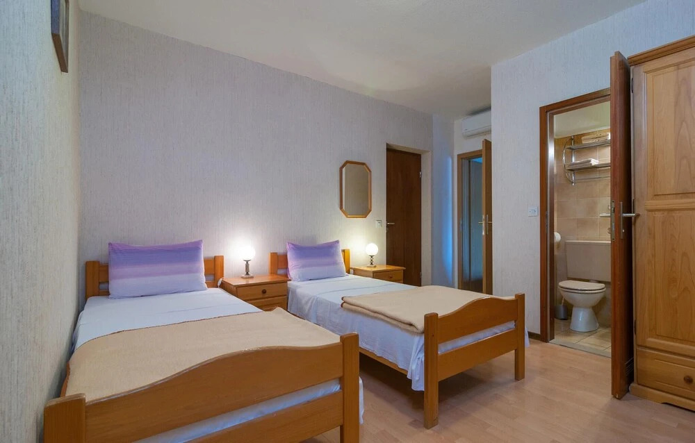 Awesome Apartment in Splitska With 2 Bedrooms and Wifi