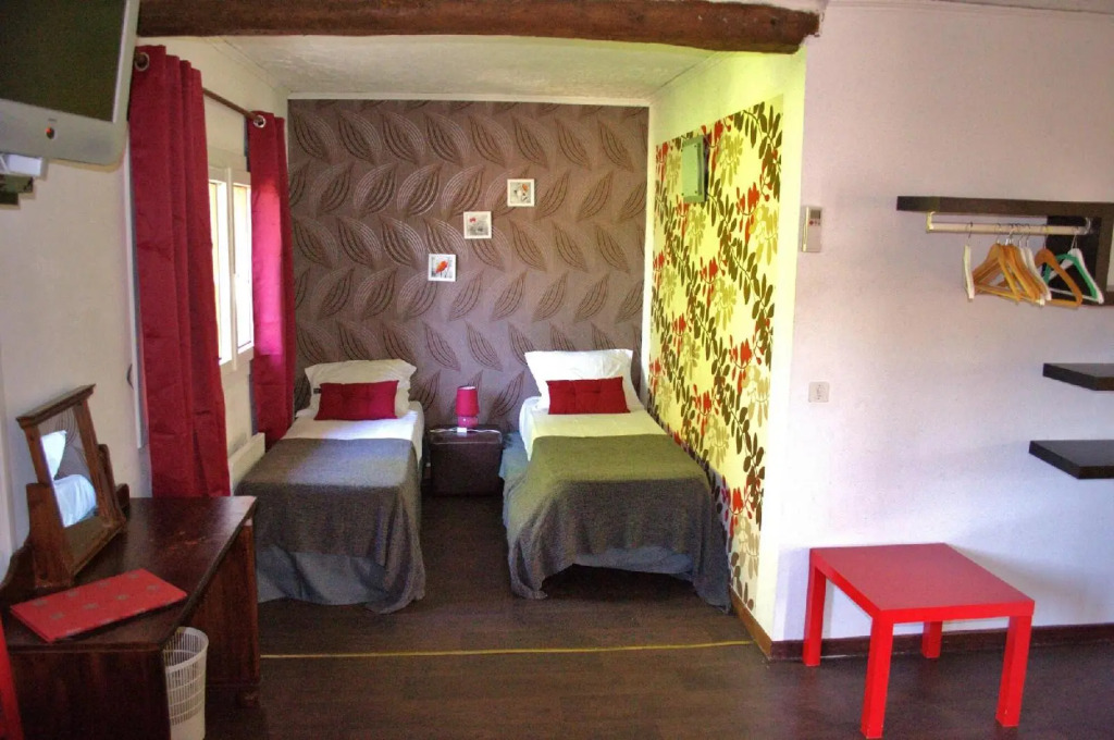 HOTEL 3 étoiles NN "LOU CIGALOUN"