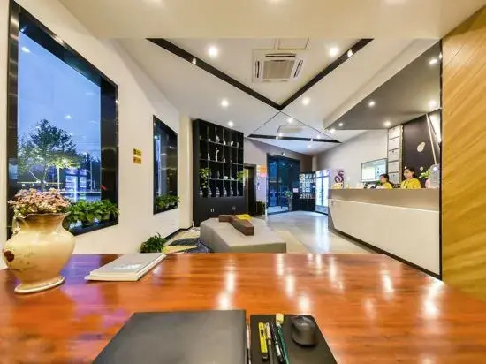 IU Hotel (Shijiazhuang South 2nd Ring Huihua College Branch)