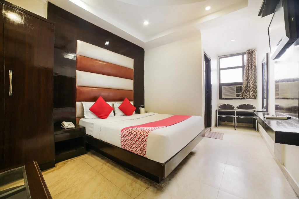 OYO 5987 Seven Seas Inn